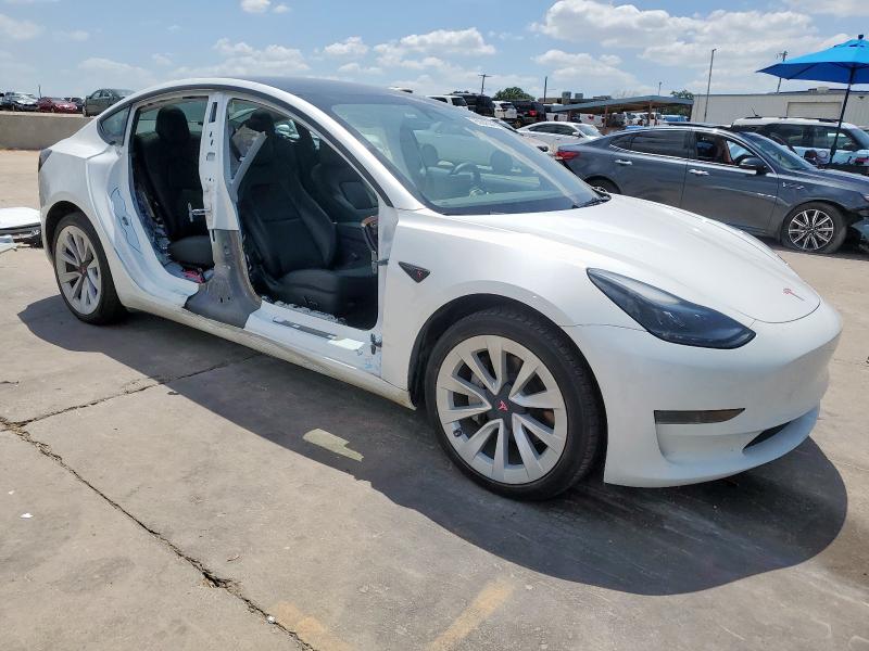 5YJ3E1EA8PF567946 - 2023 TESLA MODEL 3 Սպիտակ լուսանկար 4