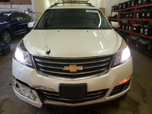 1GNKVJKD2FJ130548 - 2015 CHEVROLET TRAVERSE LTZ WHITE photo 5