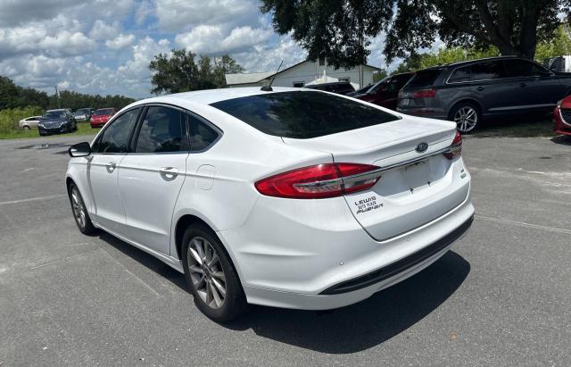 3FA6P0HD0HR123019 - 2017 FORD FUSION SE WHITE photo 3