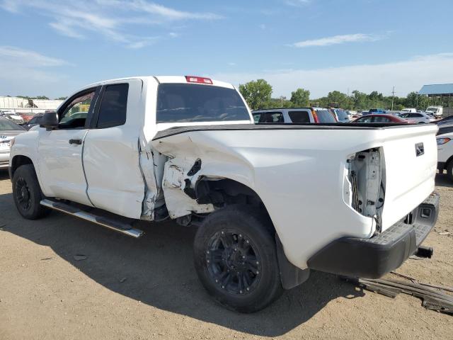 5TFRM5F14EX070589 - 2014 TOYOTA TUNDRA DOUBLE CAB SR/SR5 WHITE photo 2