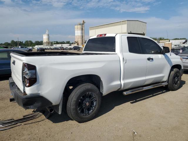 5TFRM5F14EX070589 - 2014 TOYOTA TUNDRA DOUBLE CAB SR/SR5 WHITE photo 3
