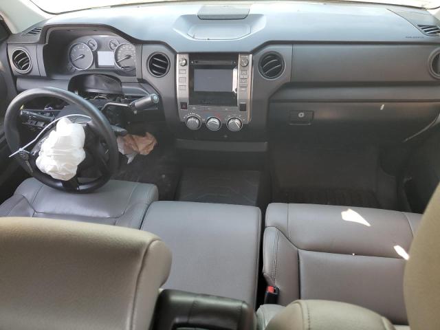 5TFRM5F14EX070589 - 2014 TOYOTA TUNDRA DOUBLE CAB SR/SR5 WHITE photo 8