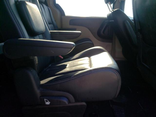 2C4RC1CG7GR304942 - 2016 CHRYSLER TOWN & COU TOURING L RED photo 11