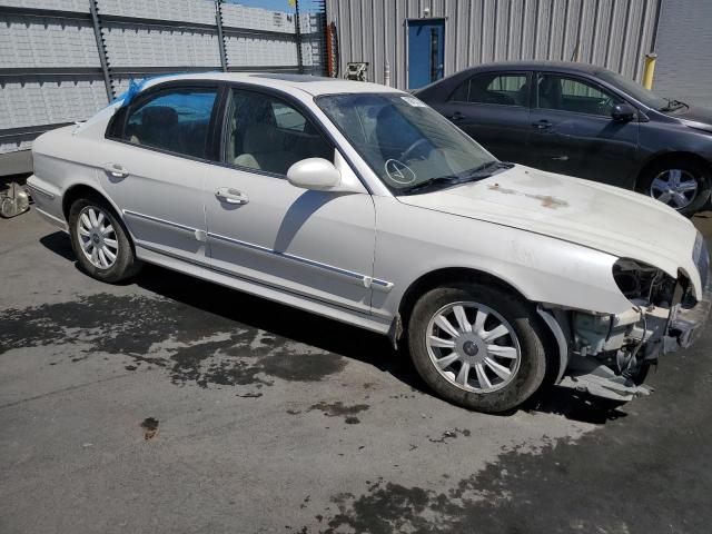 KMHWF35H82A701354 - 2002 HYUNDAI SONATA GLS WHITE photo 4