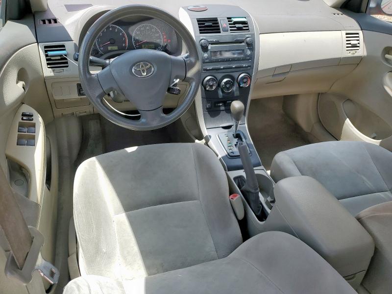 1NXBU40E19Z071726 - 2009 TOYOTA COROLLA BASE Rot Foto 8