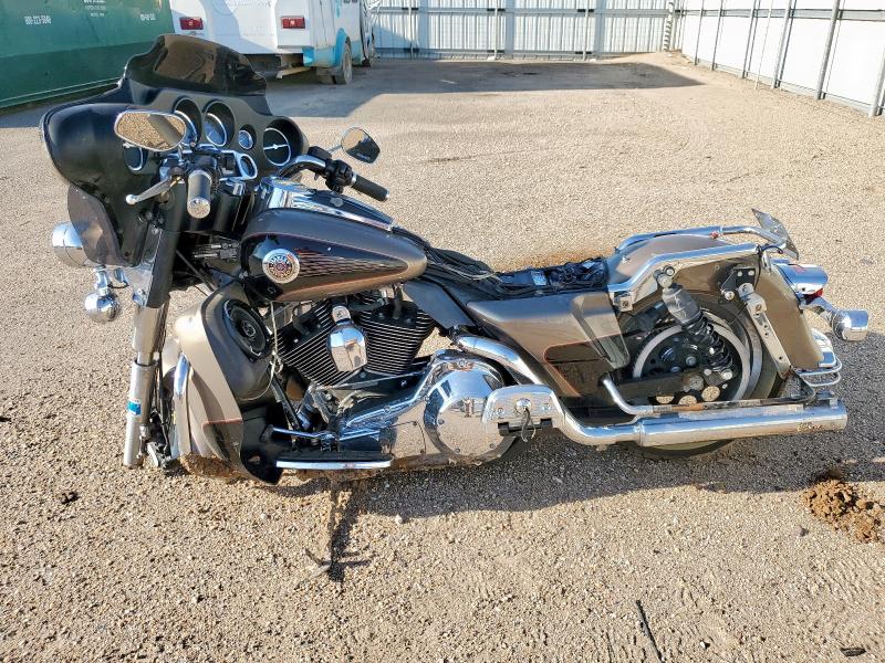 1HD1FCW174Y631225 - 2004 HARLEY-DAVIDSON FLHTCUI BROWN photo 3