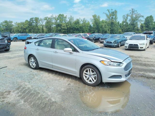 3FA6P0H72GR200210 - 2016 FORD FUSION 4D SE SILVER photo 4