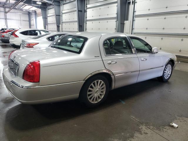 1LNHM82W63Y641033 - 2003 LINCOLN TOWN CAR SIGNATURE فضي صورة 3