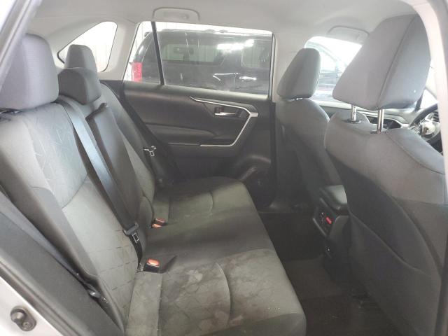 2T3P1RFV0MC190016 - 2021 TOYOTA RAV4 XLE SILVER photo 11