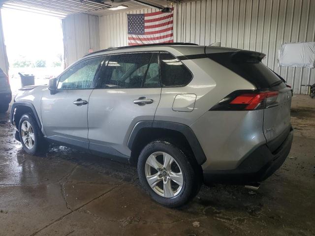 2T3P1RFV0MC190016 - 2021 TOYOTA RAV4 XLE SILVER photo 2