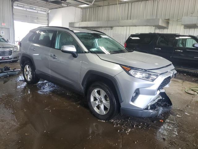 2T3P1RFV0MC190016 - 2021 TOYOTA RAV4 XLE SILVER photo 4