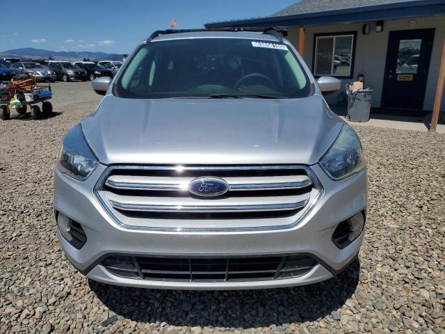 1FMCU9GD4JUA75238 - 2018 FORD ESCAPE SE Сріблястий фото 5