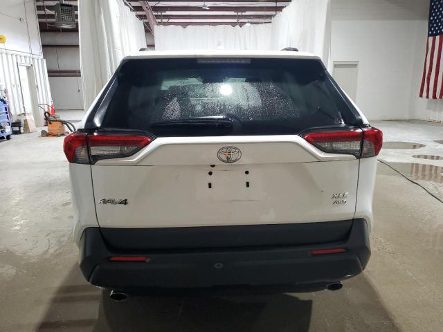 2T3P1RFV5NW258763 - 2022 TOYOTA RAV4 XLE 白色 照片 6