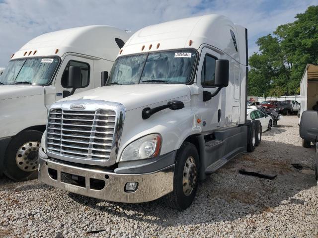 3AKJGLDR2JSJM9212 - 2018 FREIGHTLINER CASCADIA 1 WHITE photo 2