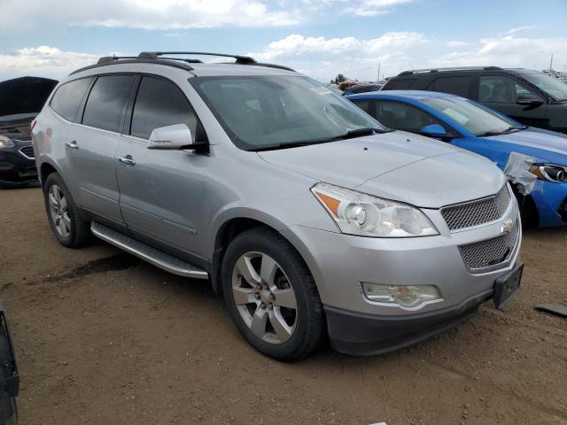 1GNEV33D29S116204 - 2009 CHEVROLET TRAVERSE LTZ SILVER photo 4