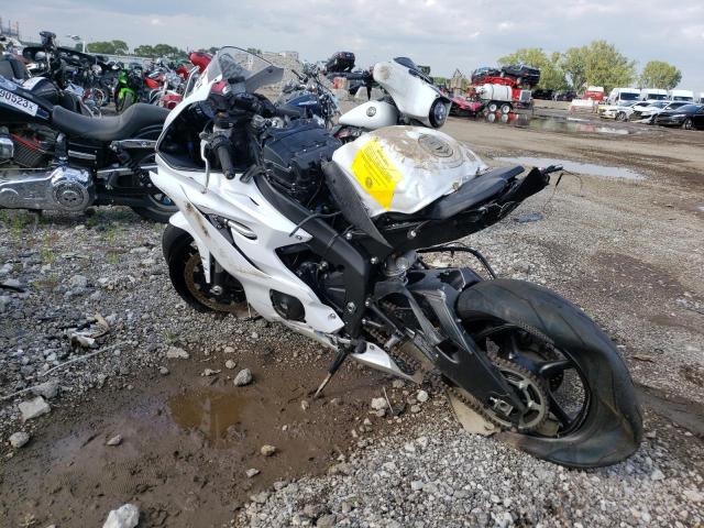 JYARJ28E9KA003990 - 2019 YAMAHA YZFR6 WHITE photo 3