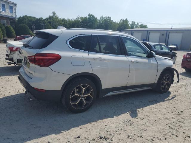 WBXHT3C31J3H31639 - 2018 BMW X1 XDRIVE28I WHITE photo 3