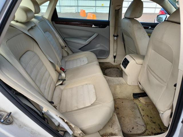 1VWCN7A32DC005895 - 2013 VOLKSWAGEN PASSAT SEL Beyaz fotoğraf 10
