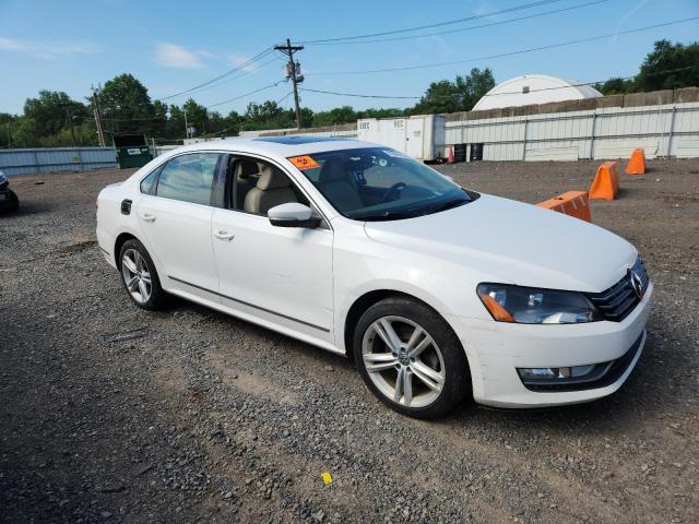 1VWCN7A32DC005895 - 2013 VOLKSWAGEN PASSAT SEL Beyaz fotoğraf 4