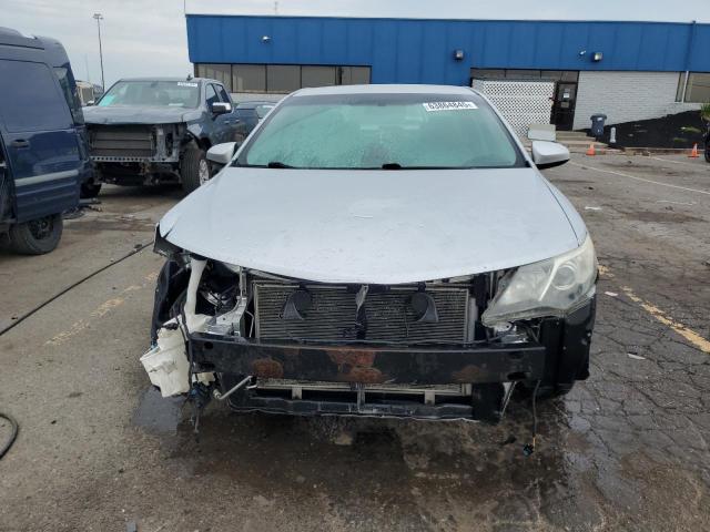 4T1BF1FKXCU176780 - 2012 TOYOTA CAMRY BASE SILVER photo 5
