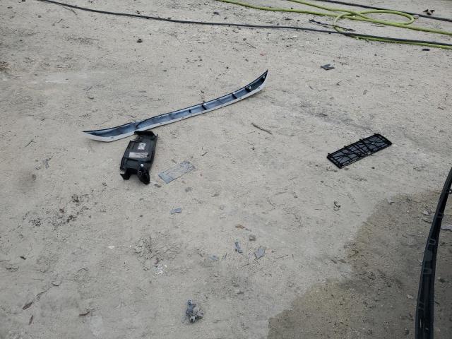 JTMNFREV9JJ176375 - 2018 TOYOTA RAV4 SE أبيض صورة 13