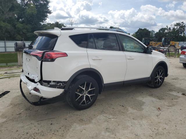 JTMNFREV9JJ176375 - 2018 TOYOTA RAV4 SE أبيض صورة 3