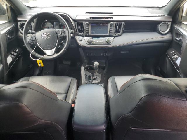 JTMNFREV9JJ176375 - 2018 TOYOTA RAV4 SE أبيض صورة 8