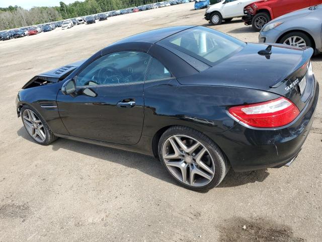 WDDPK3JA3GF120440 - 2016 MERCEDES-BENZ SLK 300 BLACK photo 2