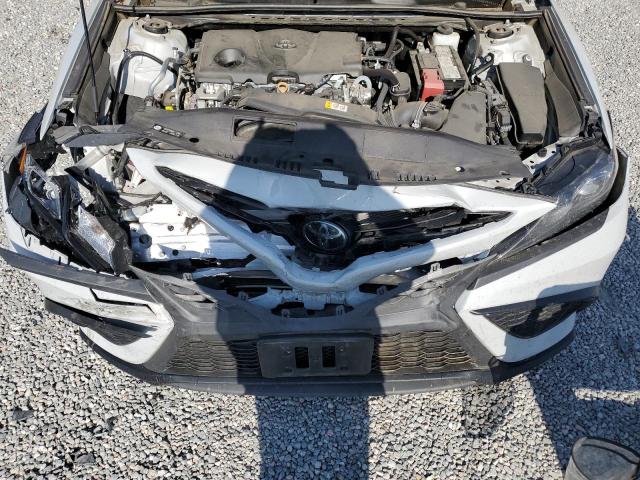 4T1G11AK3NU057659 - 2022 TOYOTA CAMRY SE GRAY photo 11