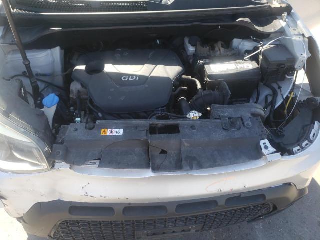 KNDJN2A27F7811909 - 2015 KIA SOUL SILVER photo 11