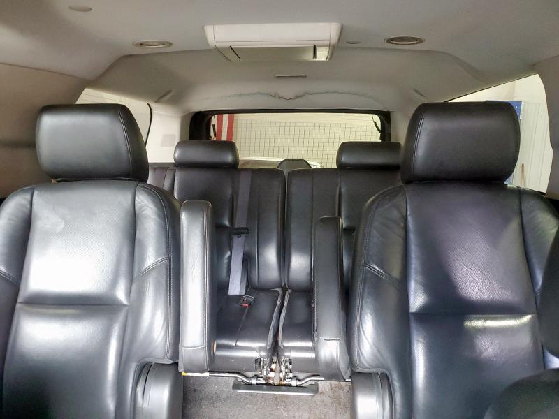 1GYS3JEFXBR134946 - 2011 CADILLAC ESCALADE ESV PREMIUM SILVER photo 10