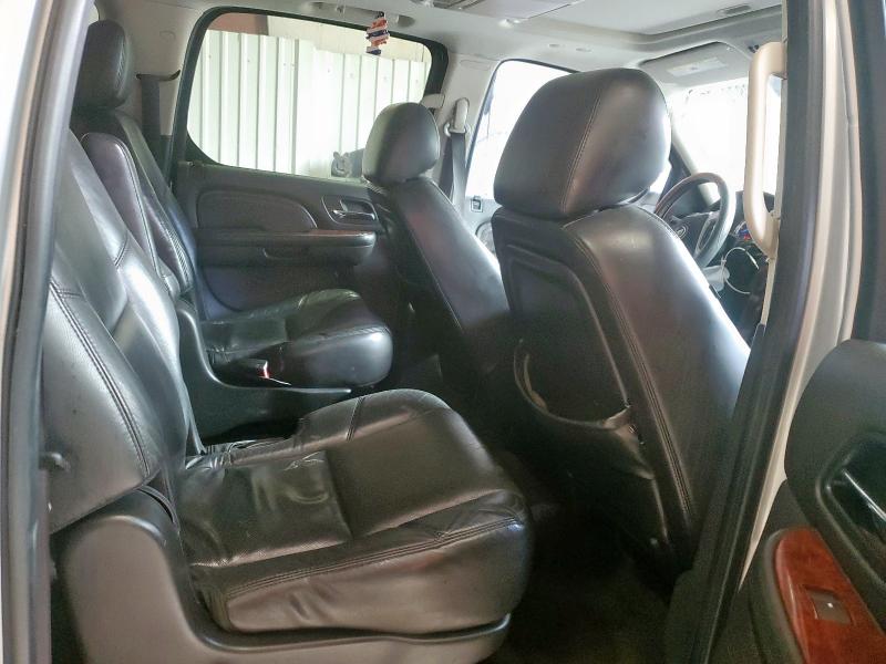 1GYS3JEFXBR134946 - 2011 CADILLAC ESCALADE ESV PREMIUM SILVER photo 11