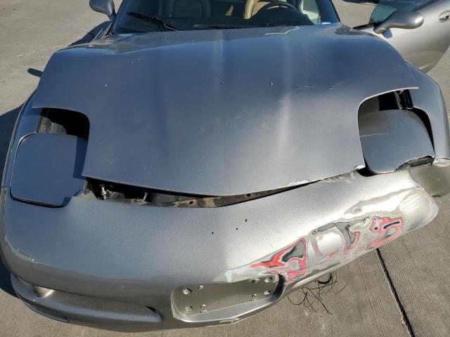 1G1YY22G515117099 - 2001 CHEVROLET CORVETTE SILVER photo 11