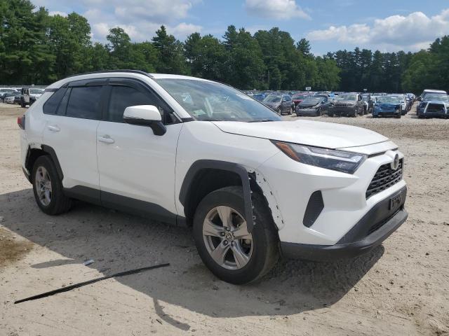 2T3P1RFV6PW368191 - 2023 TOYOTA RAV4 XLE 白色 照片 4