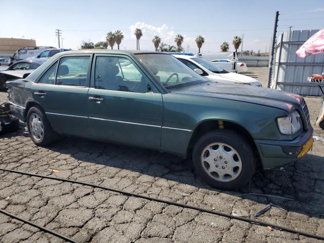 WDBEA32E9SC223361 - 1995 MERCEDES-BENZ E 320 BASE GREEN photo 4