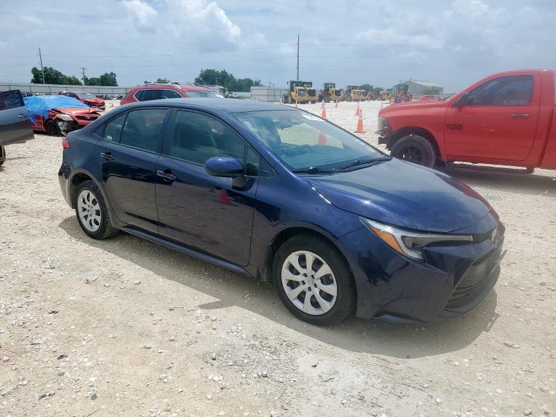 JTDBCMFE7PJ002424 - 2023 TOYOTA COROLLA LE Синій фото 4