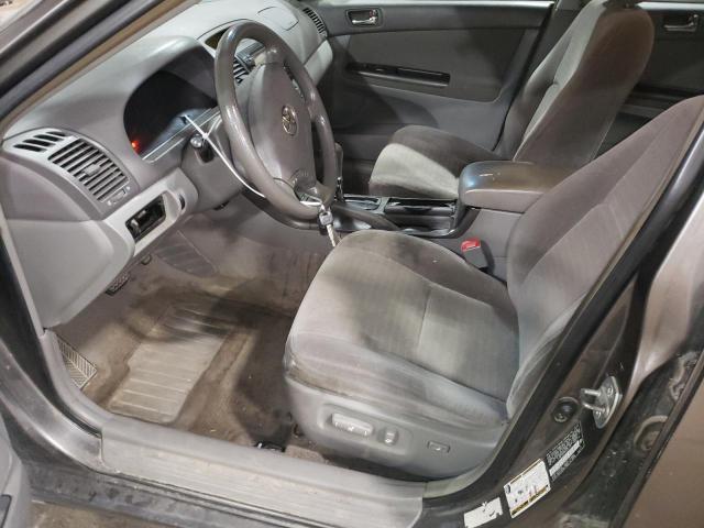 JTDBE32K853026135 - 2005 TOYOTA CAMRY LE GRAY photo 7