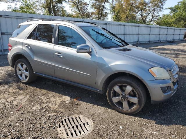4JGBB8GBXBA670477 - 2011 MERCEDES-BENZ ML 350 4MATIC GRAY photo 4