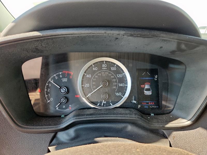 5YFEPMAE7NP327253 - 2022 TOYOTA COROLLA LE 白色 照片 9