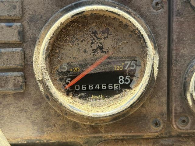 1FVX6MDB1WPA26646 - 1998 FREIGHTLINER CONVENTIONAL FLD112 YELLOW photo 9