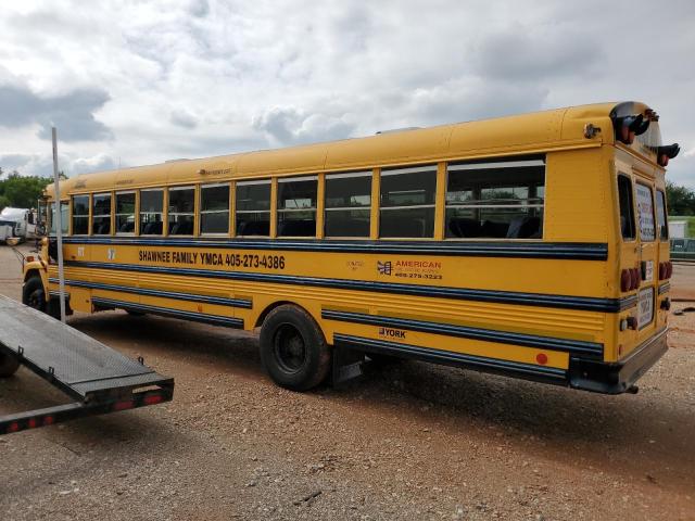 4UZAAXCS84CL89283 - 2004 FREIGHTLINER CHASSIS FS65 YELLOW photo 2