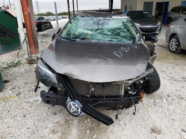 2T1BURHE0JC093420 - 2018 TOYOTA COROLLA L Коричневый фото 9