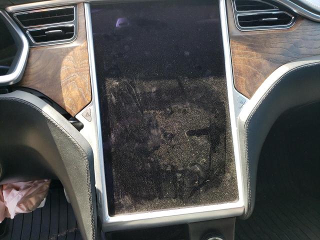 5YJSA1DP8DFP04232 - 2013 TESLA MODEL S Silber Foto 9