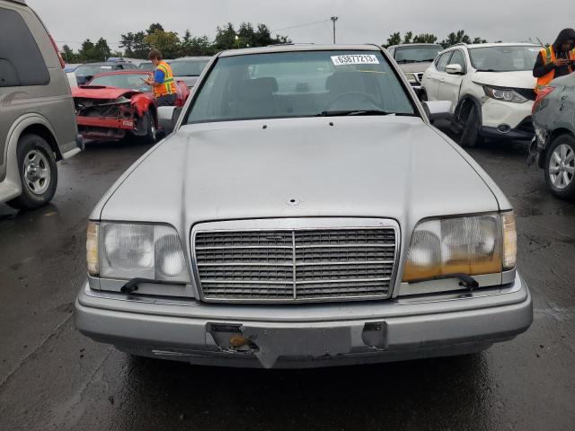 WDBEA32EXSC256868 - 1995 MERCEDES-BENZ E 320 BASE SILVER photo 5