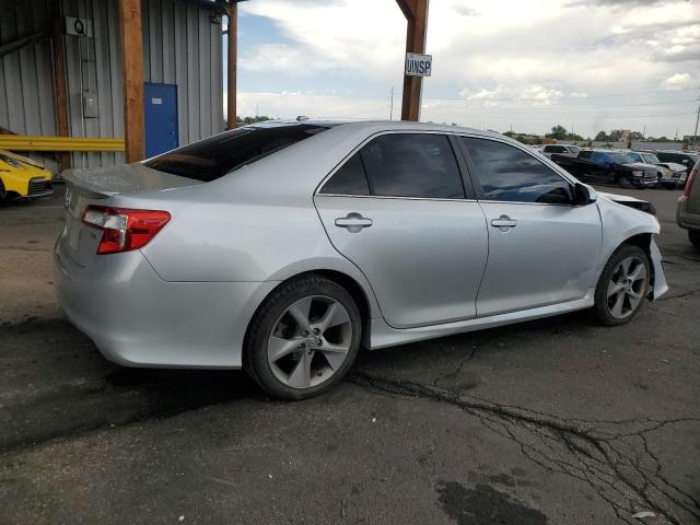 4T1BK1FK9DU536487 - 2013 TOYOTA CAMRY SE Gümüş foto 3