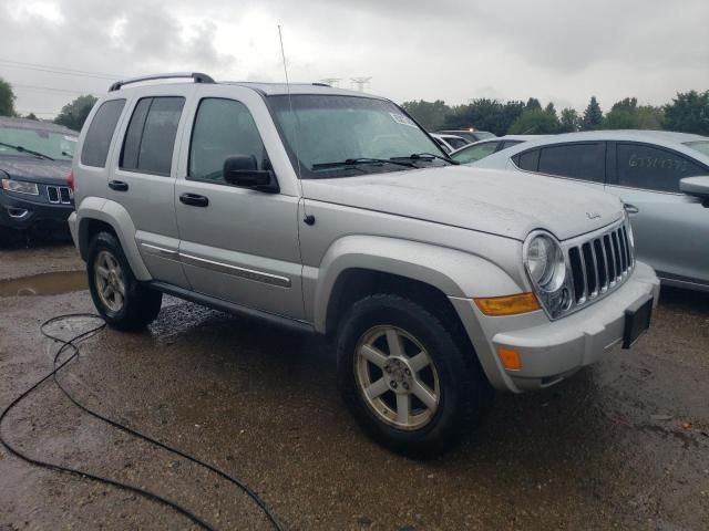 1J4GL58K85W535892 - 2005 JEEP LIBERTY LIMITED SILVER photo 4