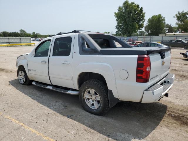 3GNTKFE37BG409129 - 2011 CHEVROLET AVALANCHE LT WHITE photo 2