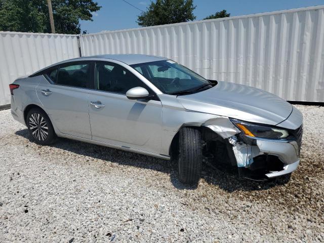 1N4BL4DV2PN323756 - 2023 NISSAN ALTIMA SV SILVER photo 4