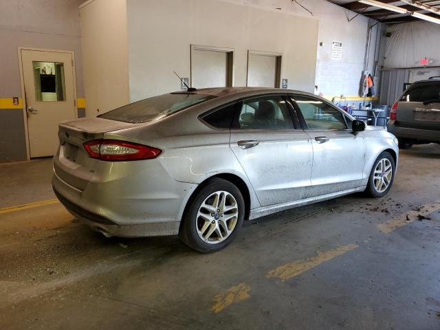 3FA6P0H71GR260561 - 2016 FORD FUSION SE SILVER photo 3