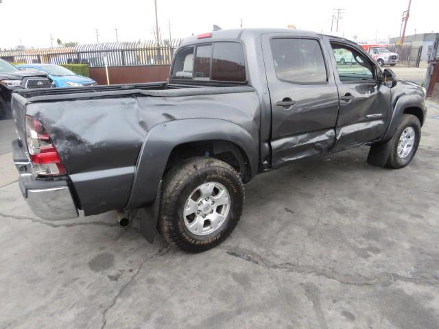 3TMJU4GN4FM177643 - 2015 TOYOTA TACOMA DOUBLE CAB PRERUNNER GRAY photo 3